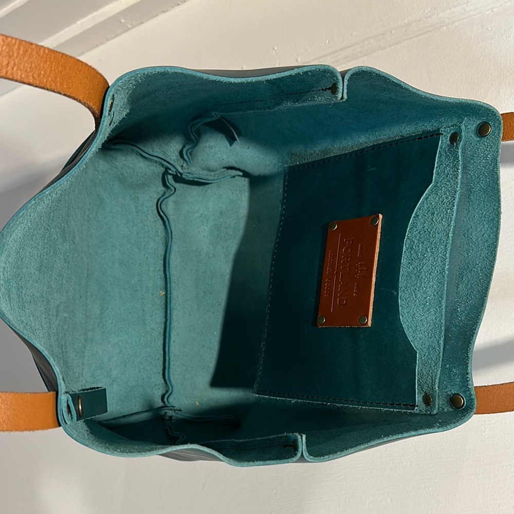 Portland leather large Caribbean tote - Picture 3 of 7